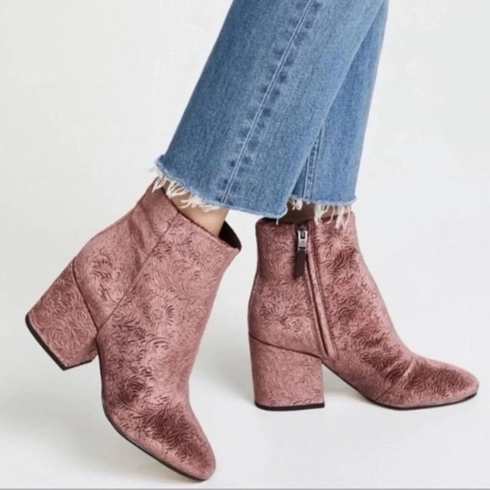 Sam Edelman Women's Taye Ankle Boot in Mauve Embossed Velvet